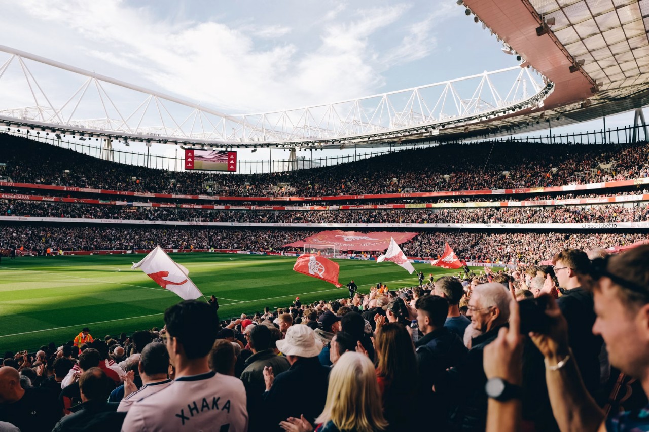 Premier League-magin: Därför lockar engelsk fotboll fortfarande svenska fans'